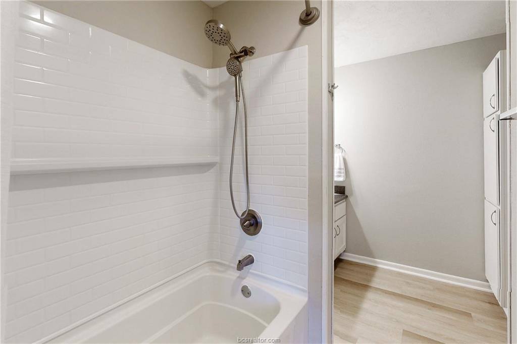 1409 Airline Drive, College Station, TX 77845