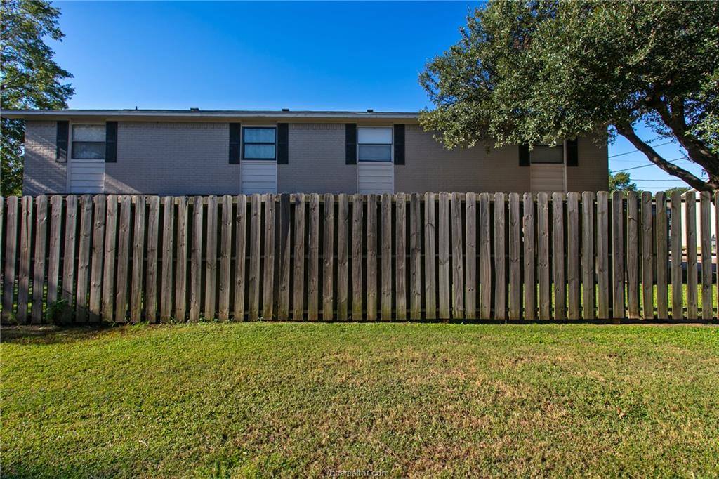 1409 Airline Drive, College Station, TX 77845