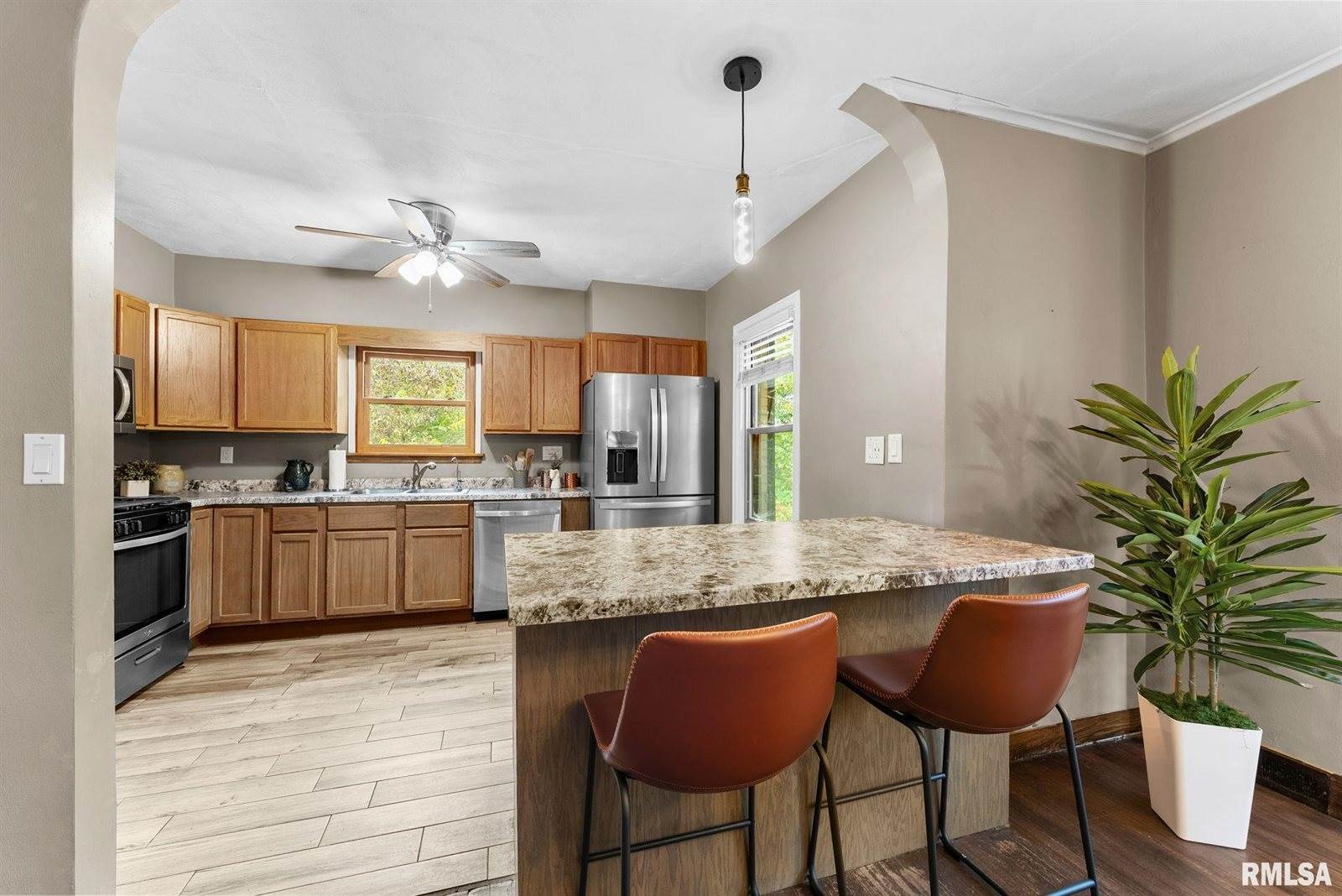 1112 44TH Street, Rock Island, IL 61201