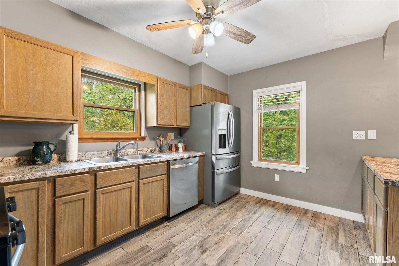 1112 44TH Street, Rock Island, IL 61201