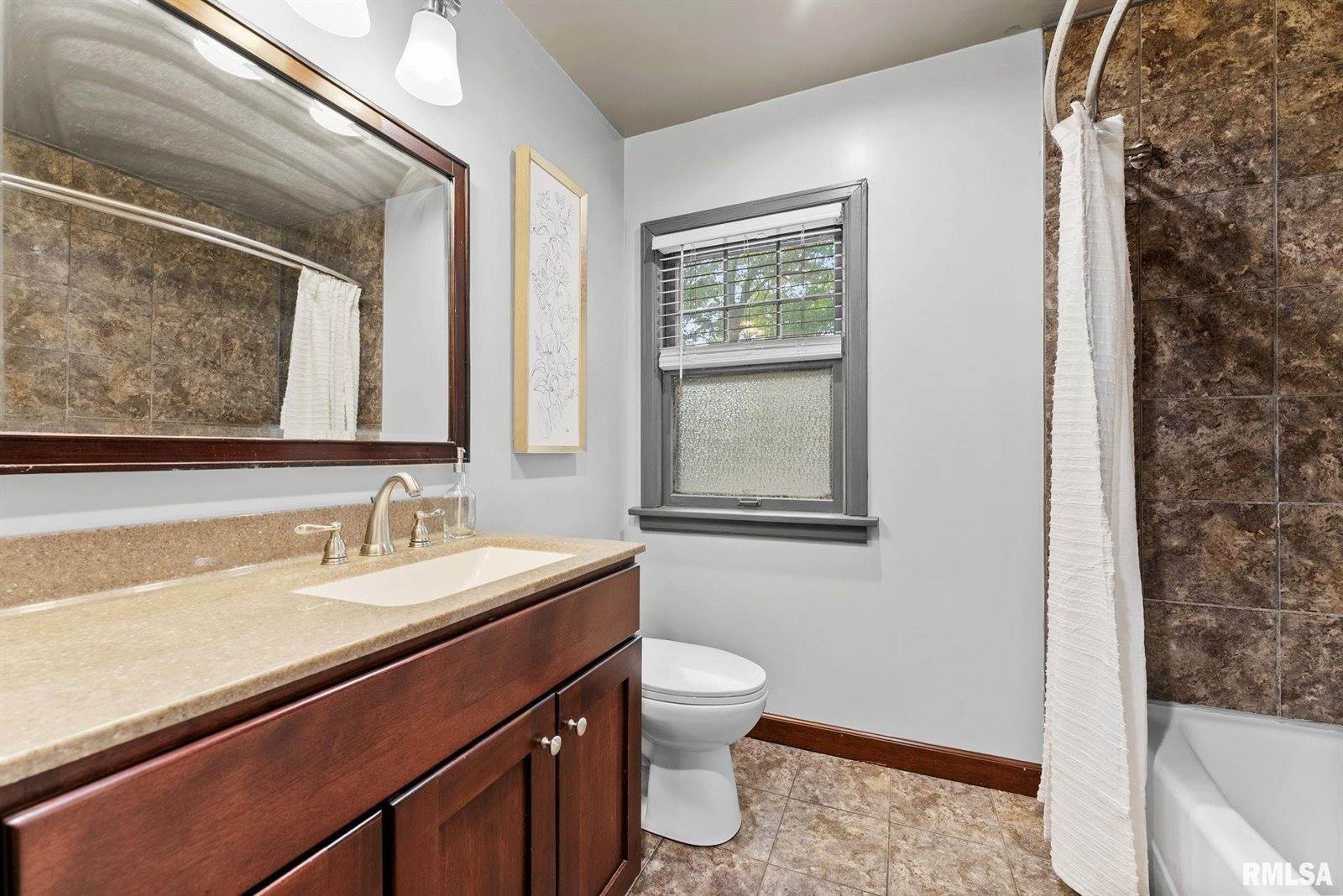 1112 44TH Street, Rock Island, IL 61201