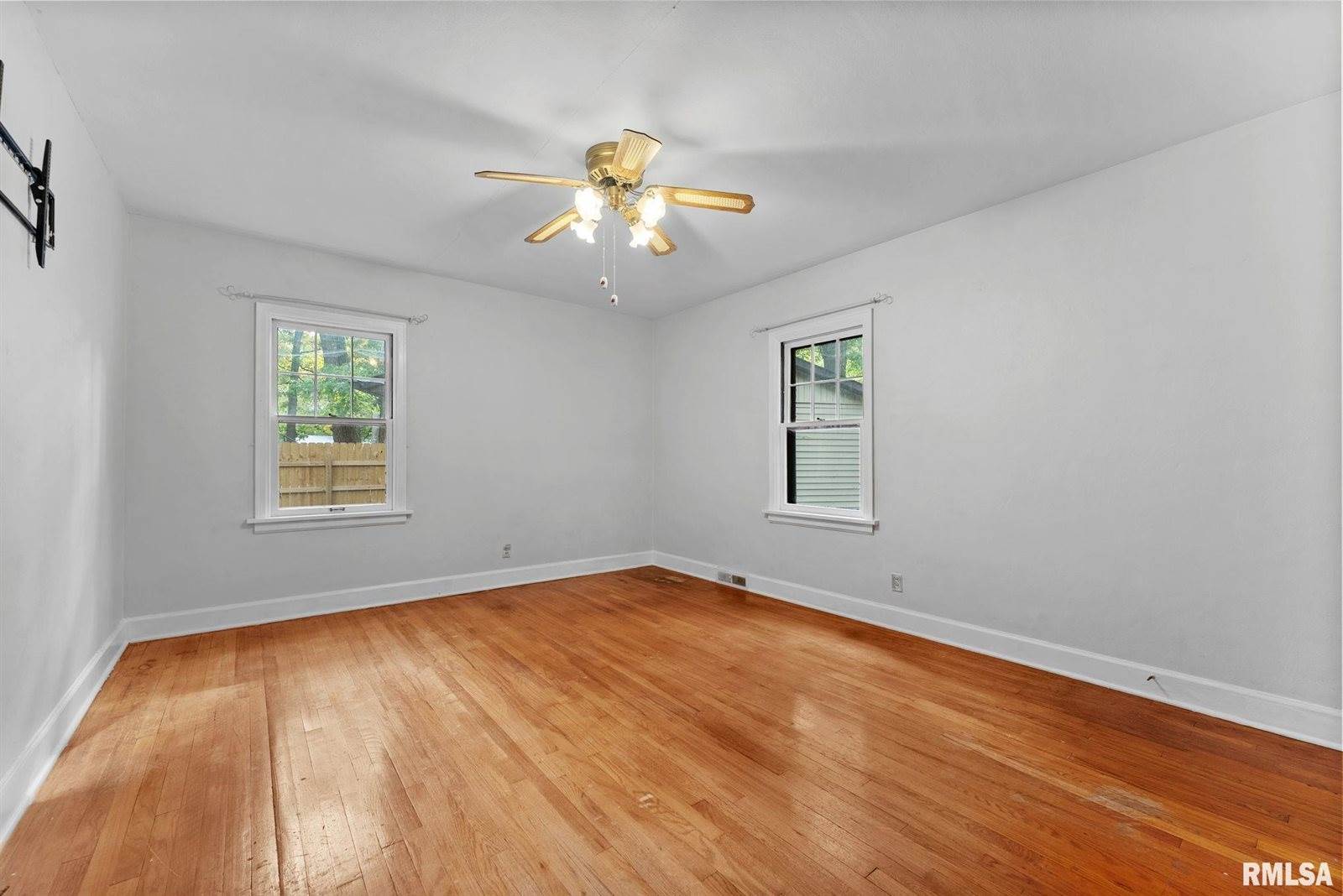 1112 44TH Street, Rock Island, IL 61201