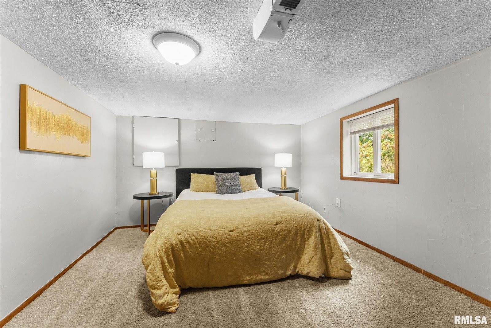 1112 44TH Street, Rock Island, IL 61201