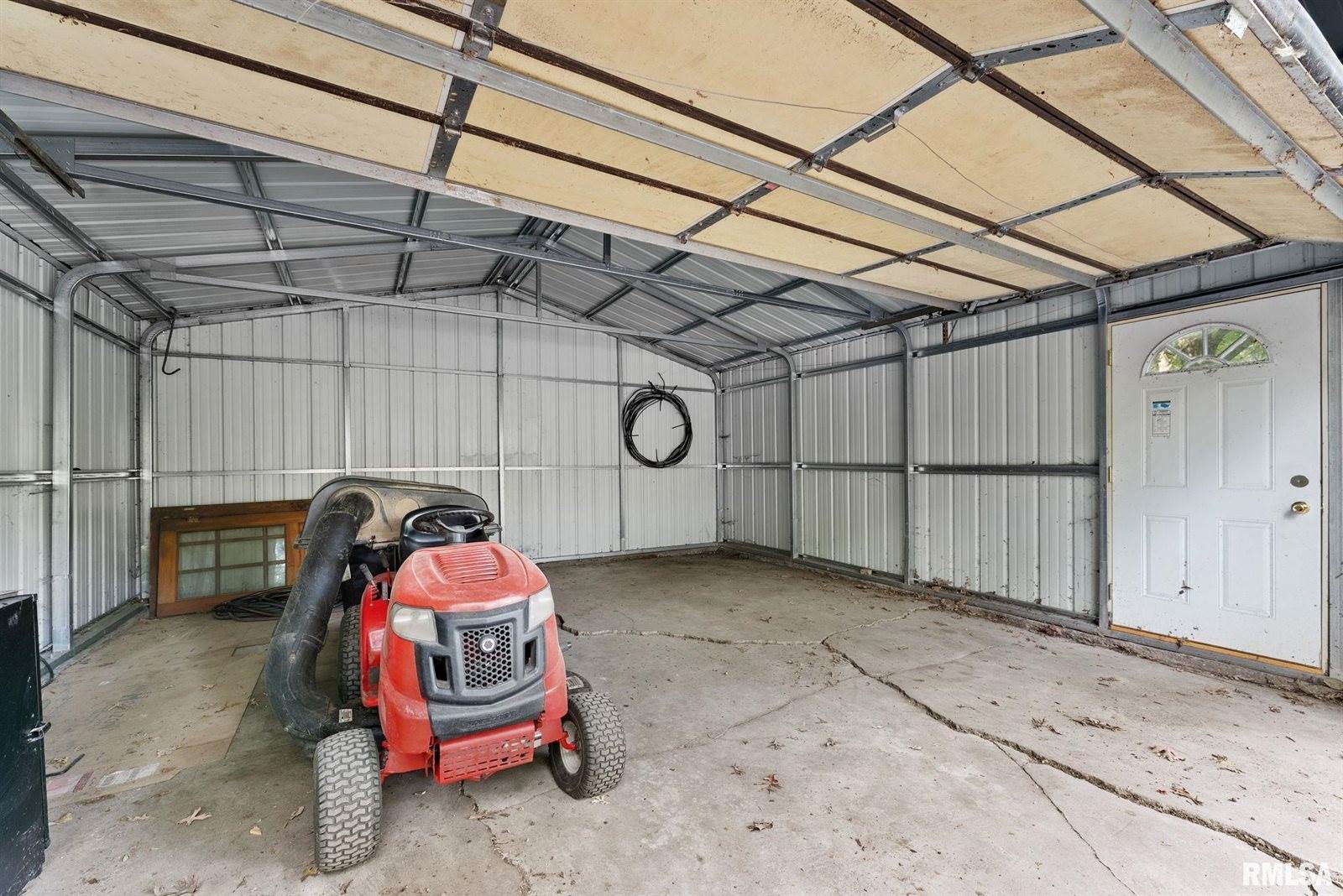 1112 44TH Street, Rock Island, IL 61201