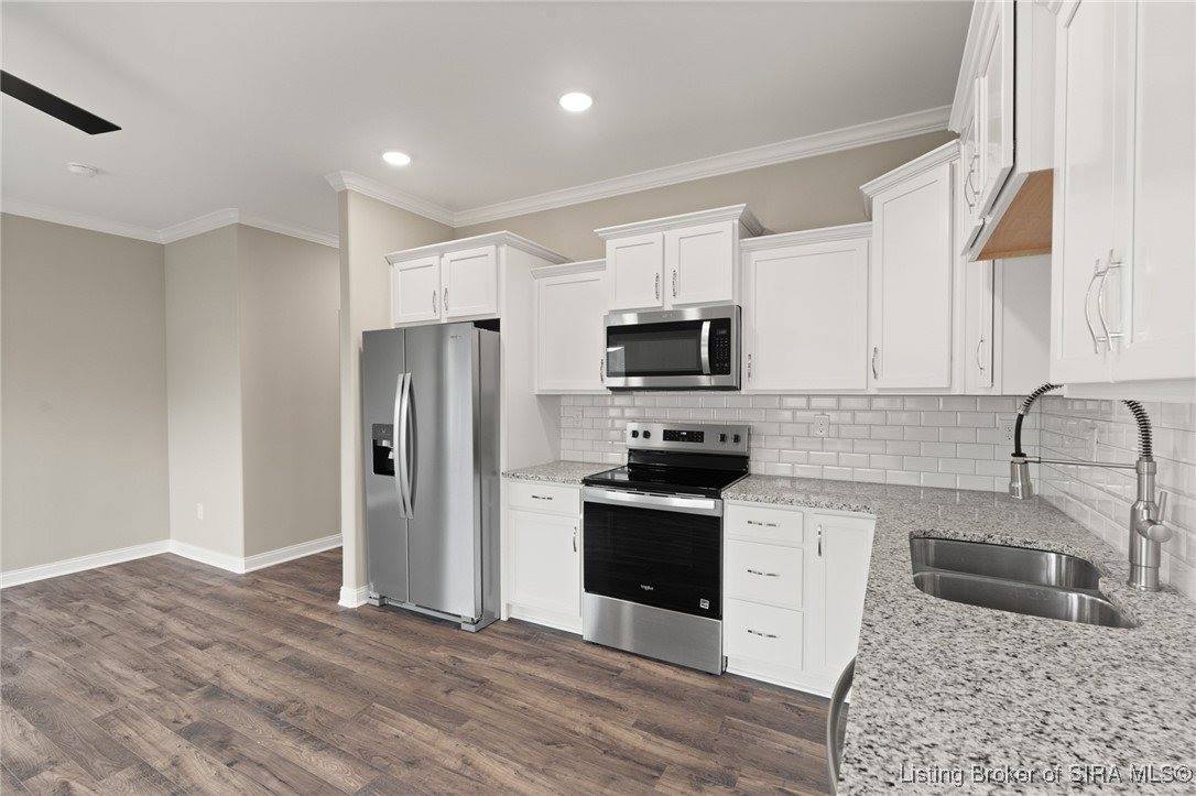 1557 Cypress Cove NW, Corydon, IN 47112