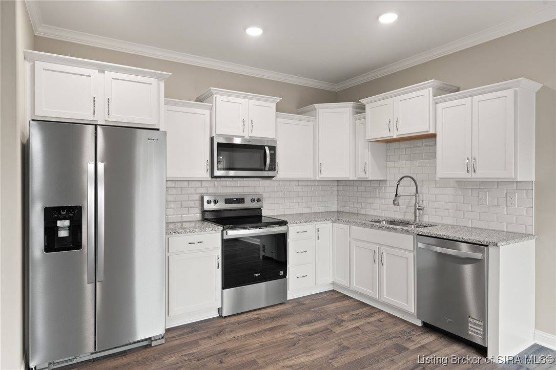 1557 Cypress Cove NW, Corydon, IN 47112