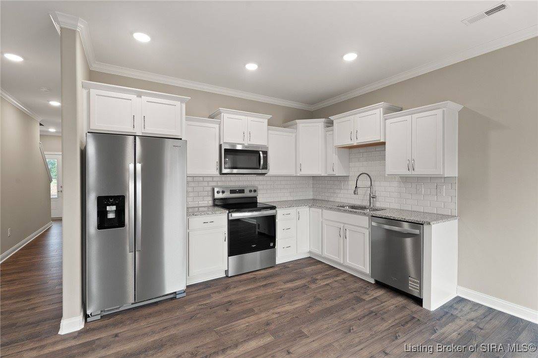 1557 Cypress Cove NW, Corydon, IN 47112