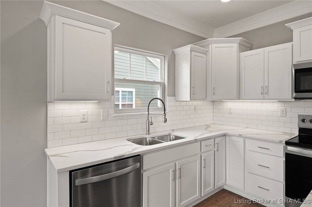 2103 Loop Island Way, New Albany, IN 47150