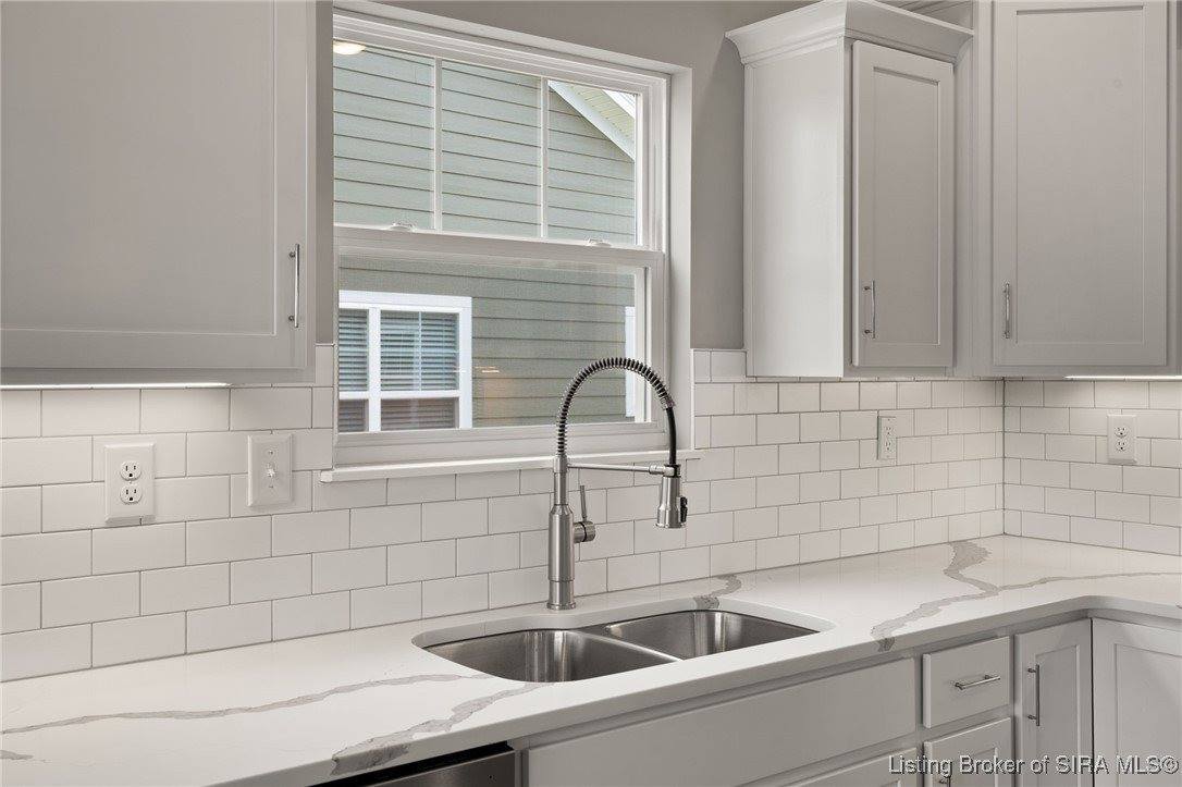 2103 Loop Island Way, New Albany, IN 47150