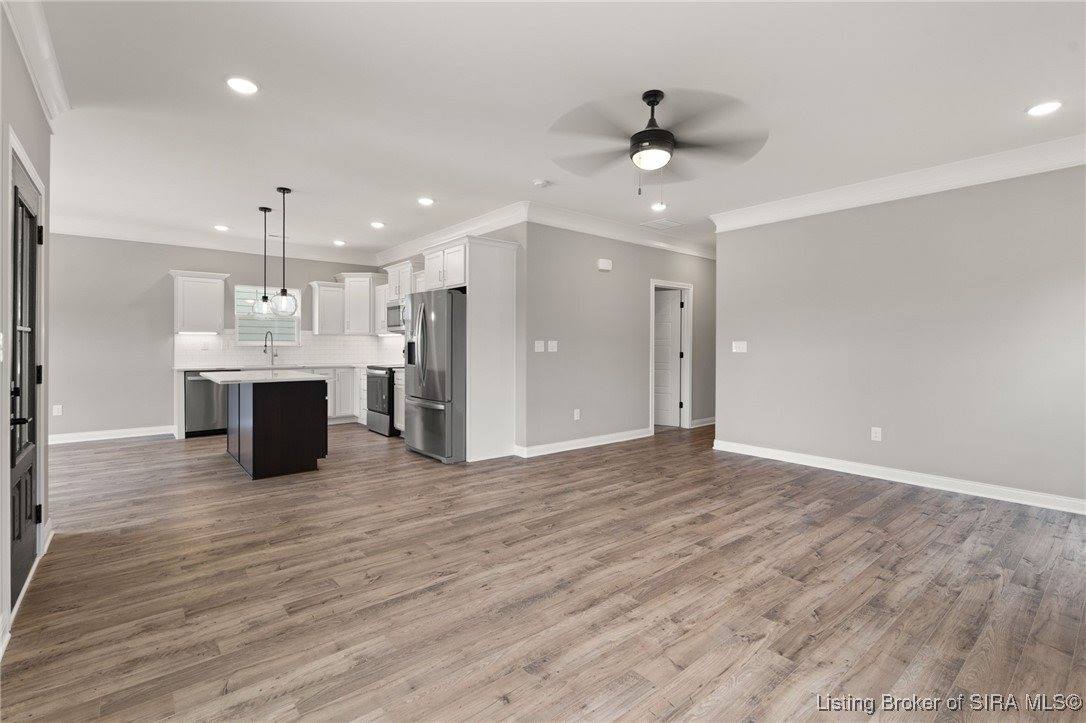 2103 Loop Island Way, New Albany, IN 47150