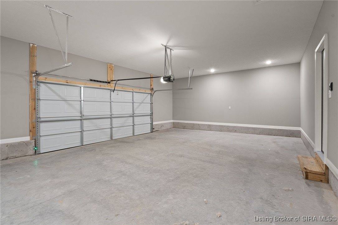 2103 Loop Island Way, New Albany, IN 47150