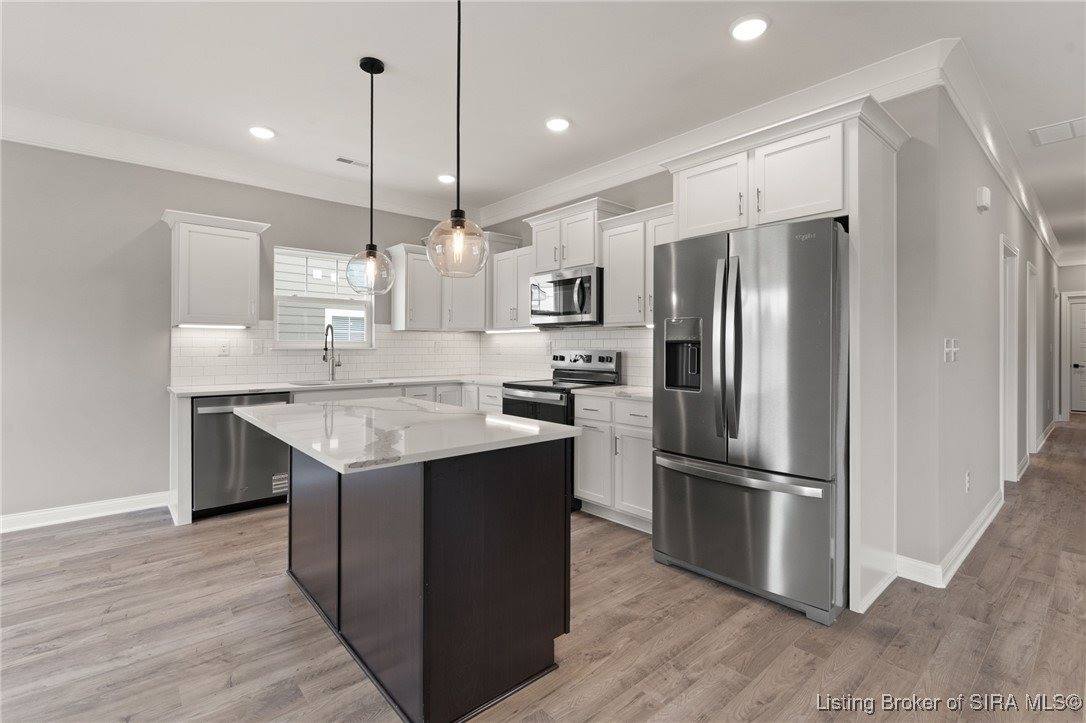 2103 Loop Island Way, New Albany, IN 47150