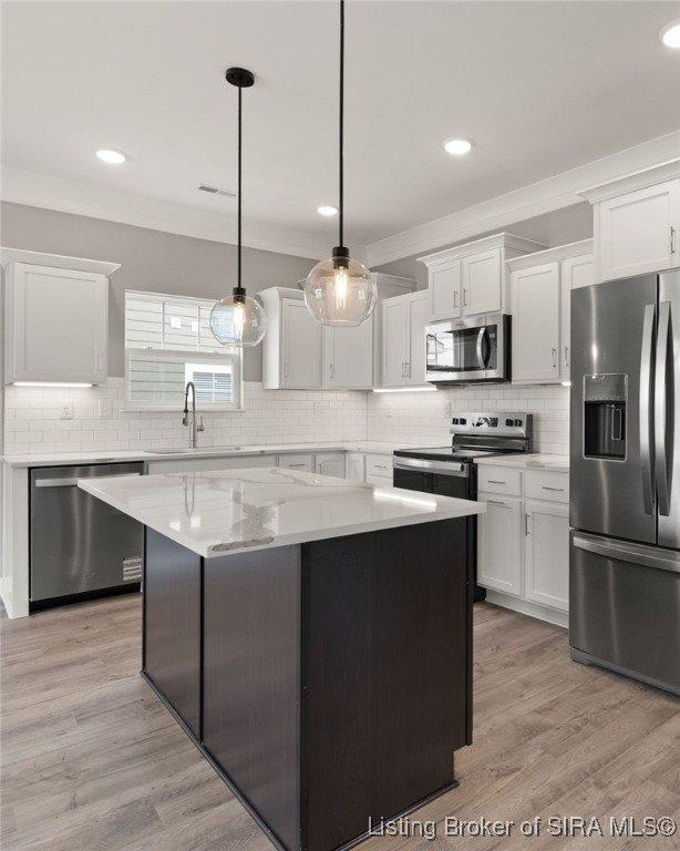 2103 Loop Island Way, New Albany, IN 47150