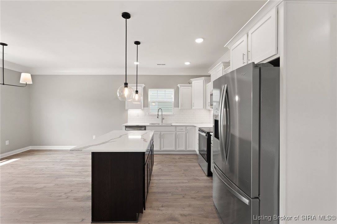 2103 Loop Island Way, New Albany, IN 47150