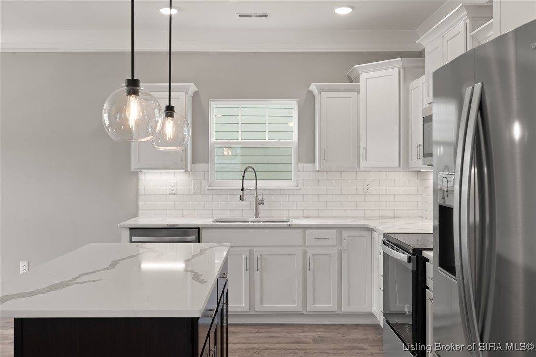 2103 Loop Island Way, New Albany, IN 47150