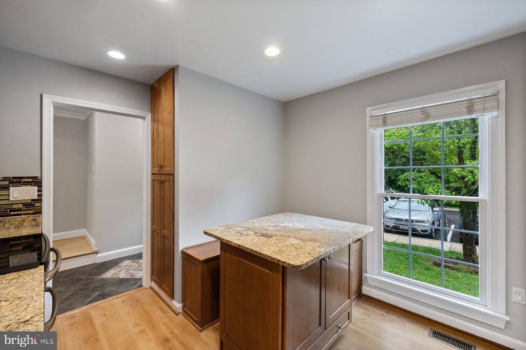 7322 Greentree Road, Bethesda, MD 20817