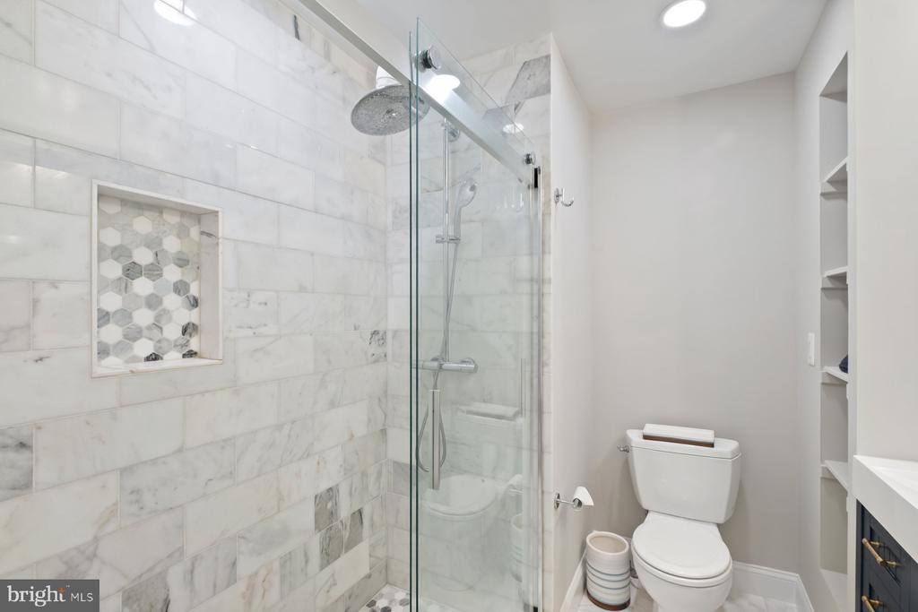 7322 Greentree Road, Bethesda, MD 20817