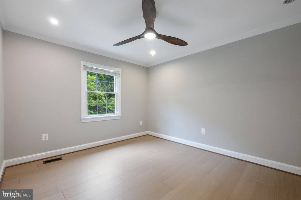 7322 Greentree Road, Bethesda, MD 20817