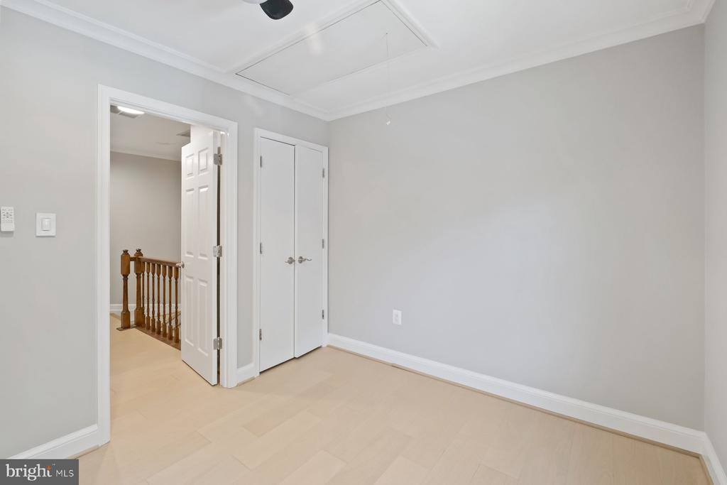 7322 Greentree Road, Bethesda, MD 20817