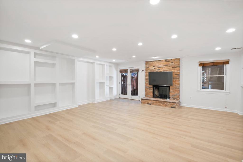 7322 Greentree Road, Bethesda, MD 20817