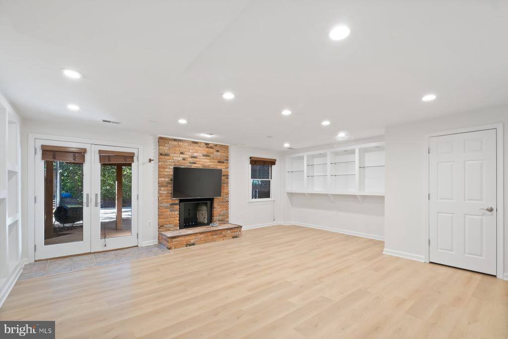 7322 Greentree Road, Bethesda, MD 20817