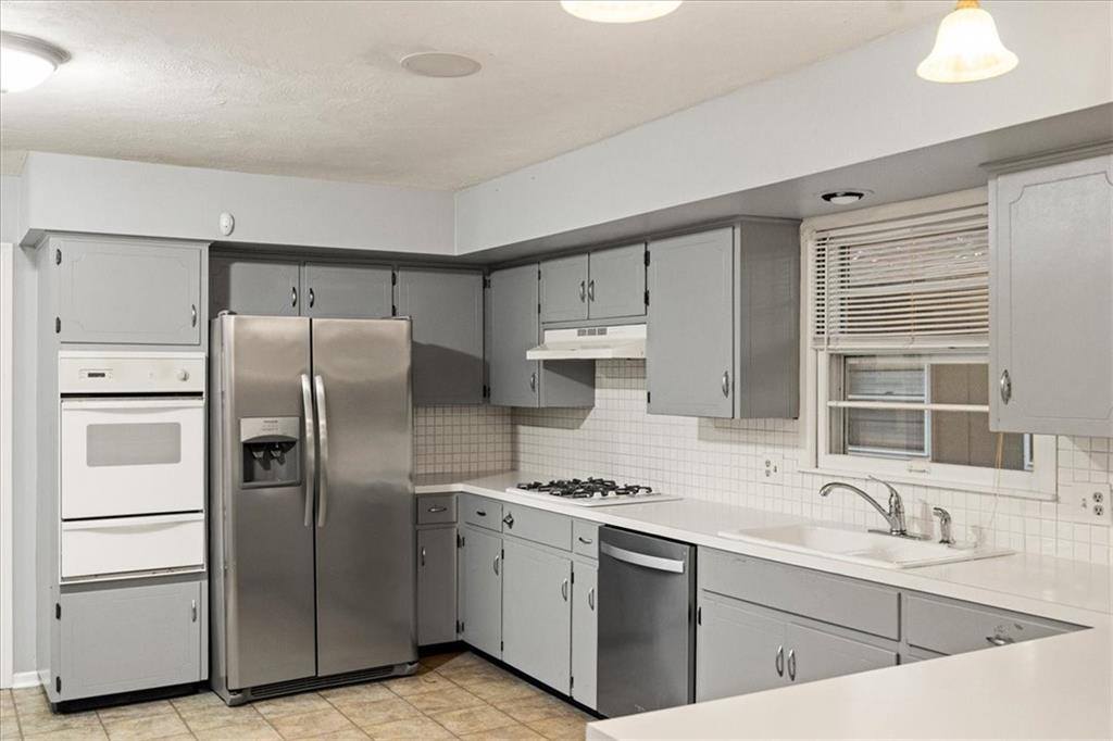 511 West 101ST Street, Kansas City, MO 64114