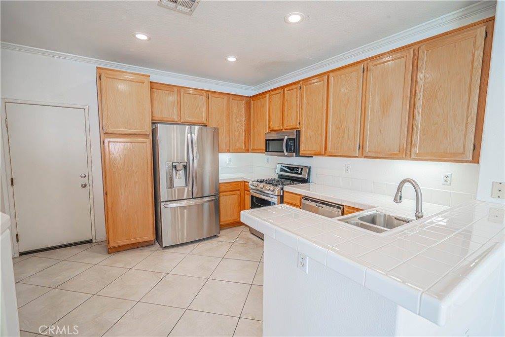 25405 Silver Crest Court, Saugus, CA 91350