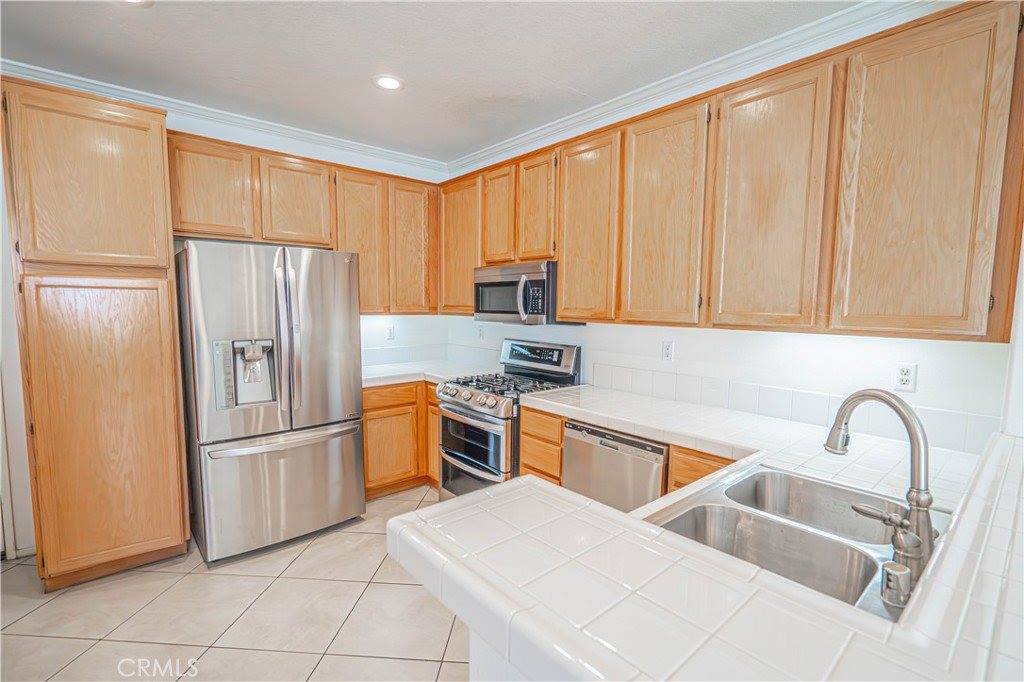 25405 Silver Crest Court, Saugus, CA 91350