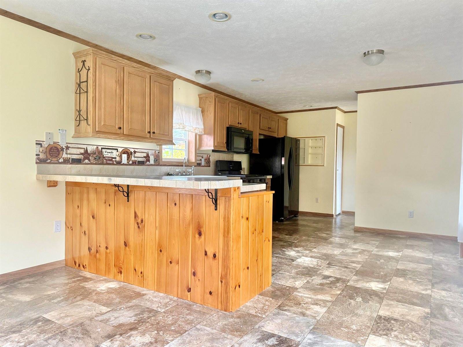 2 Marion Lane, Bucksport, ME 04416