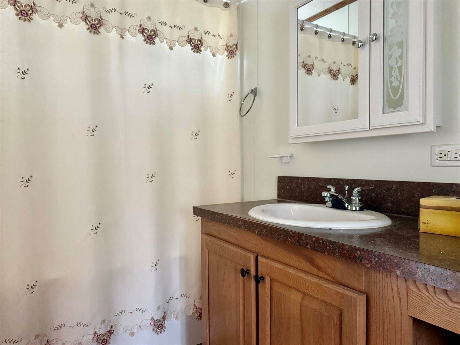 2 Marion Lane, Bucksport, ME 04416