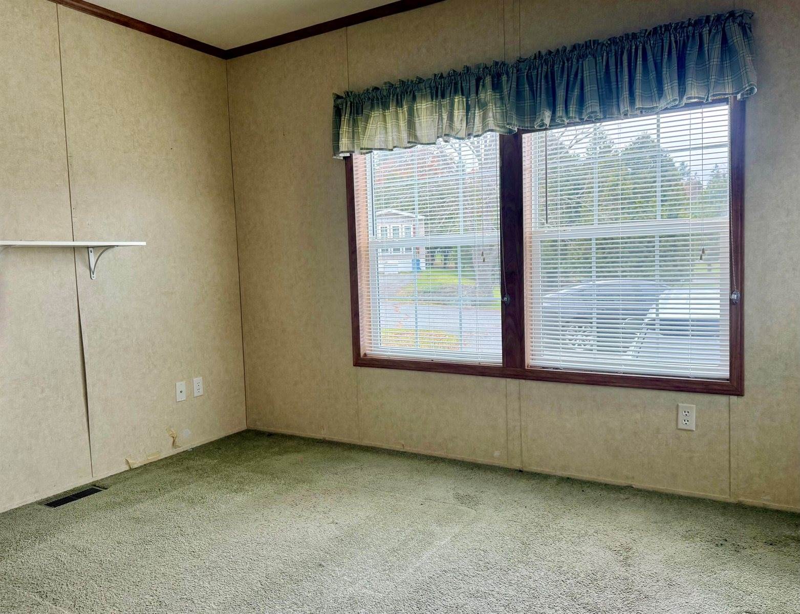 2 Marion Lane, Bucksport, ME 04416