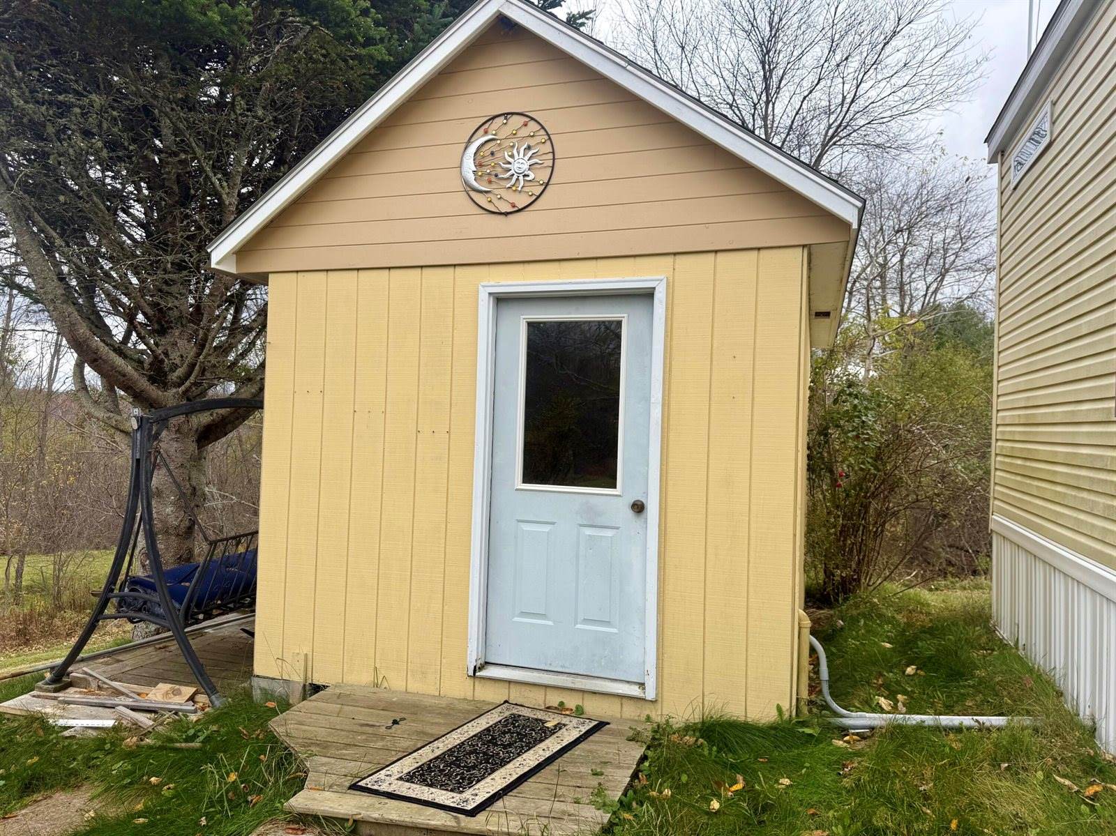 2 Marion Lane, Bucksport, ME 04416