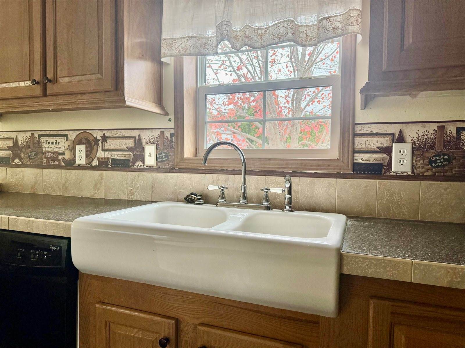 2 Marion Lane, Bucksport, ME 04416