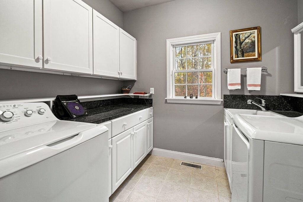 23 The Landing Lane, Winterport, ME 04496