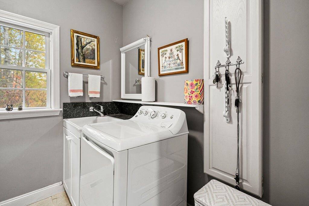 23 The Landing Lane, Winterport, ME 04496