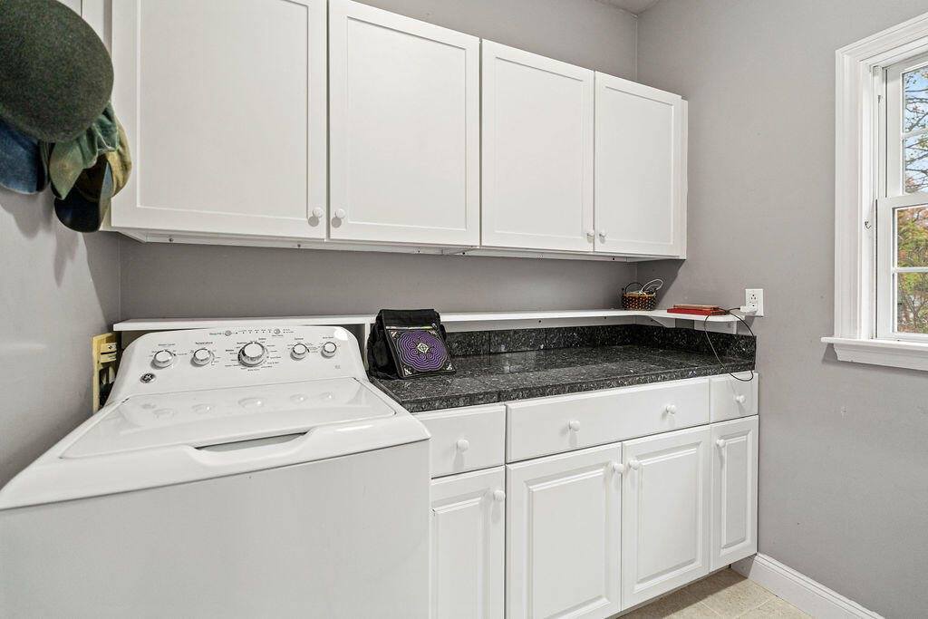 23 The Landing Lane, Winterport, ME 04496