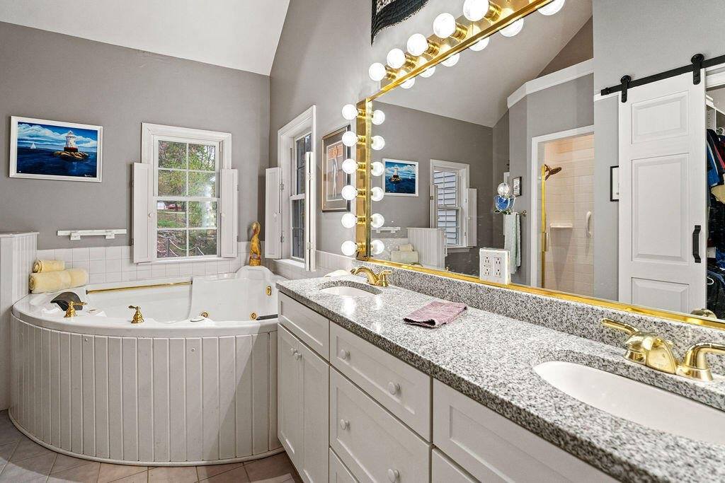 23 The Landing Lane, Winterport, ME 04496