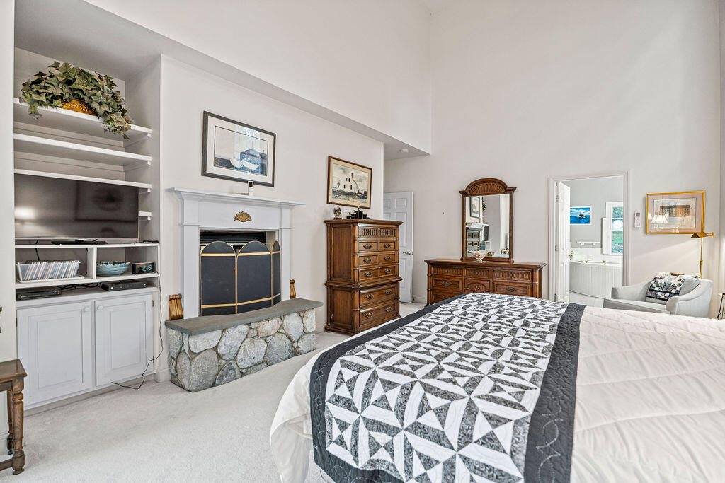 23 The Landing Lane, Winterport, ME 04496