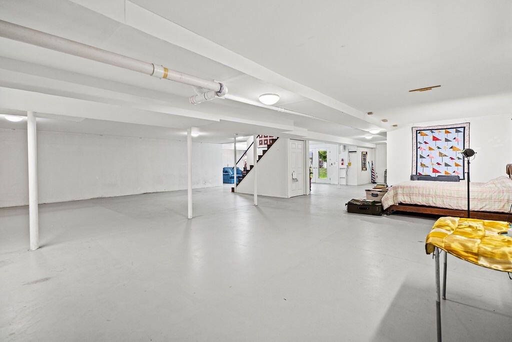 23 The Landing Lane, Winterport, ME 04496