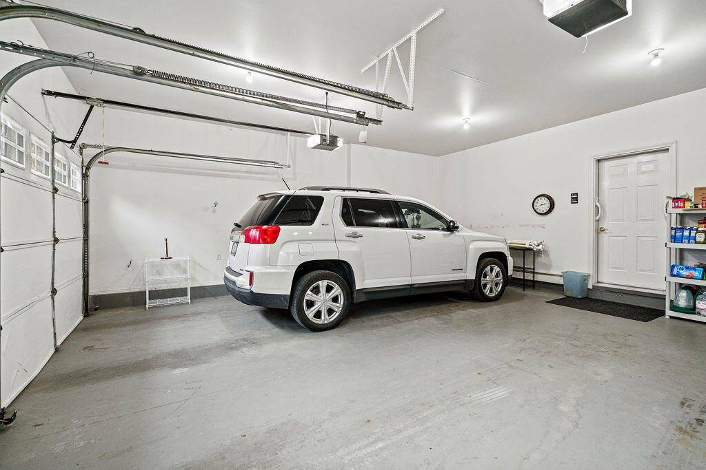 23 The Landing Lane, Winterport, ME 04496