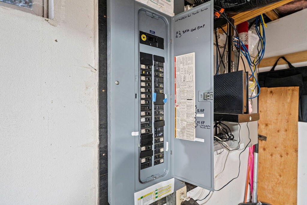 23 The Landing Lane, Winterport, ME 04496