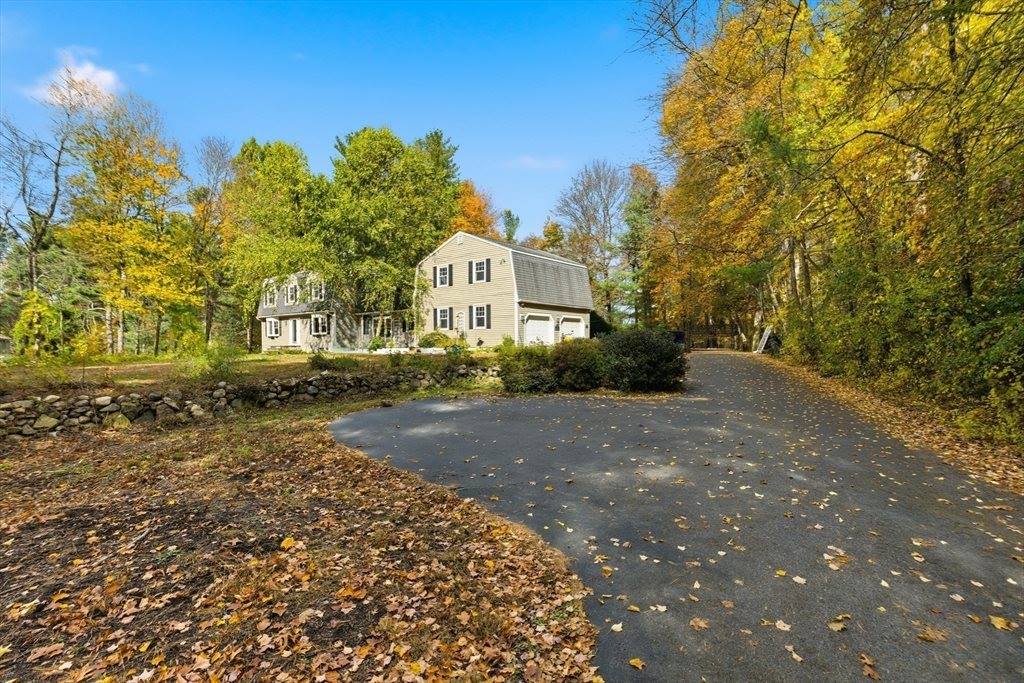 27 Whichita Rd, Medfield, MA 02052