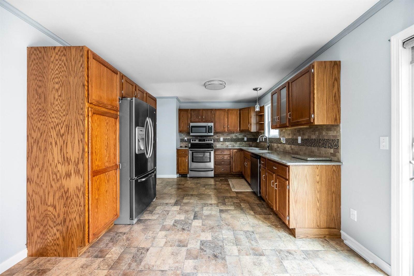 42 Yankee Avenue, Bangor, ME 04401