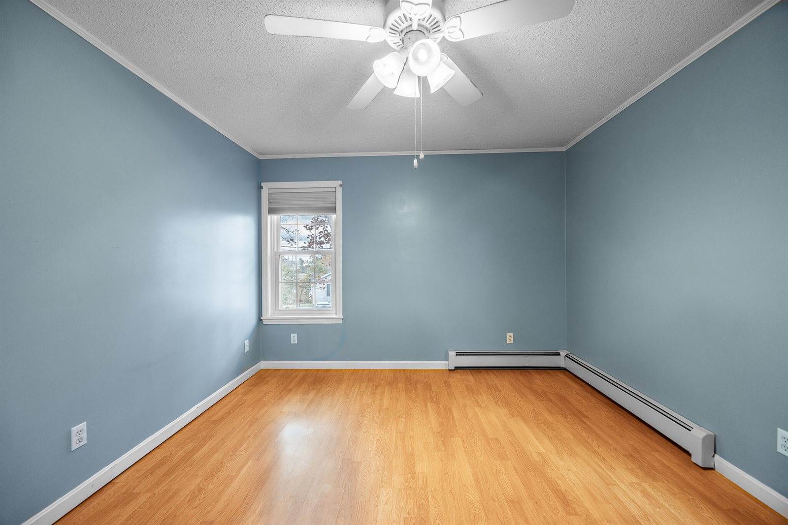 42 Yankee Avenue, Bangor, ME 04401