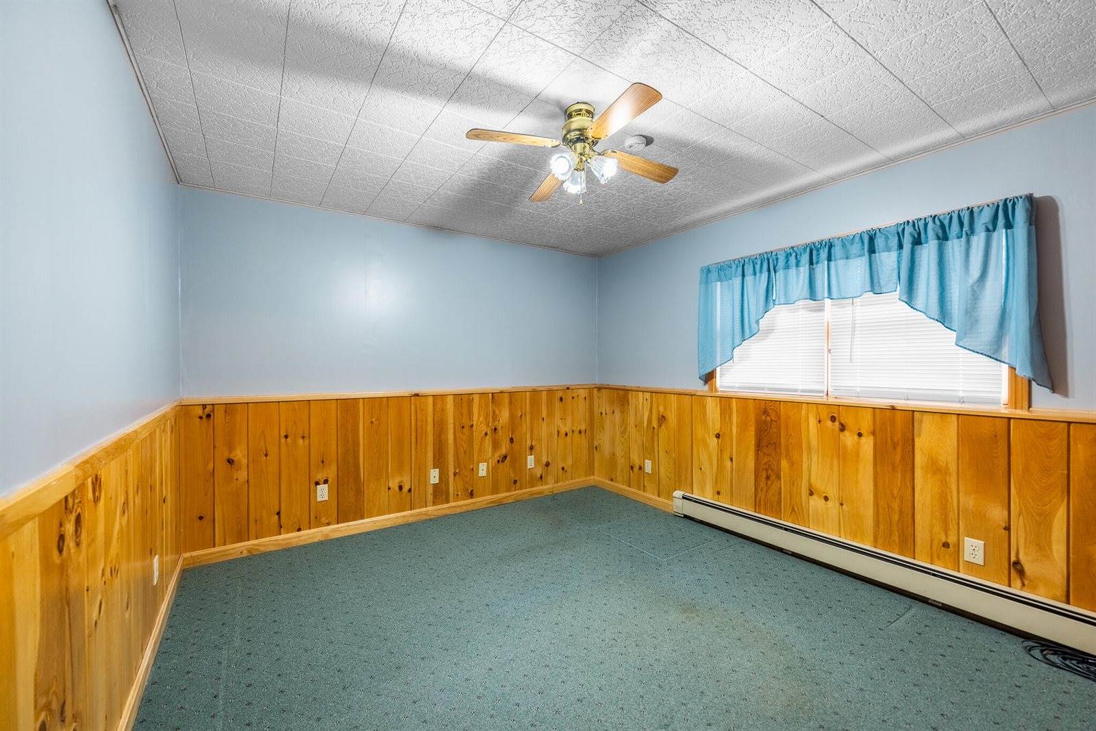 42 Yankee Avenue, Bangor, ME 04401