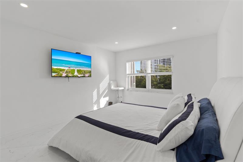 300 Diplomat Pkwy 616, Hallandale Beach, FL 33009