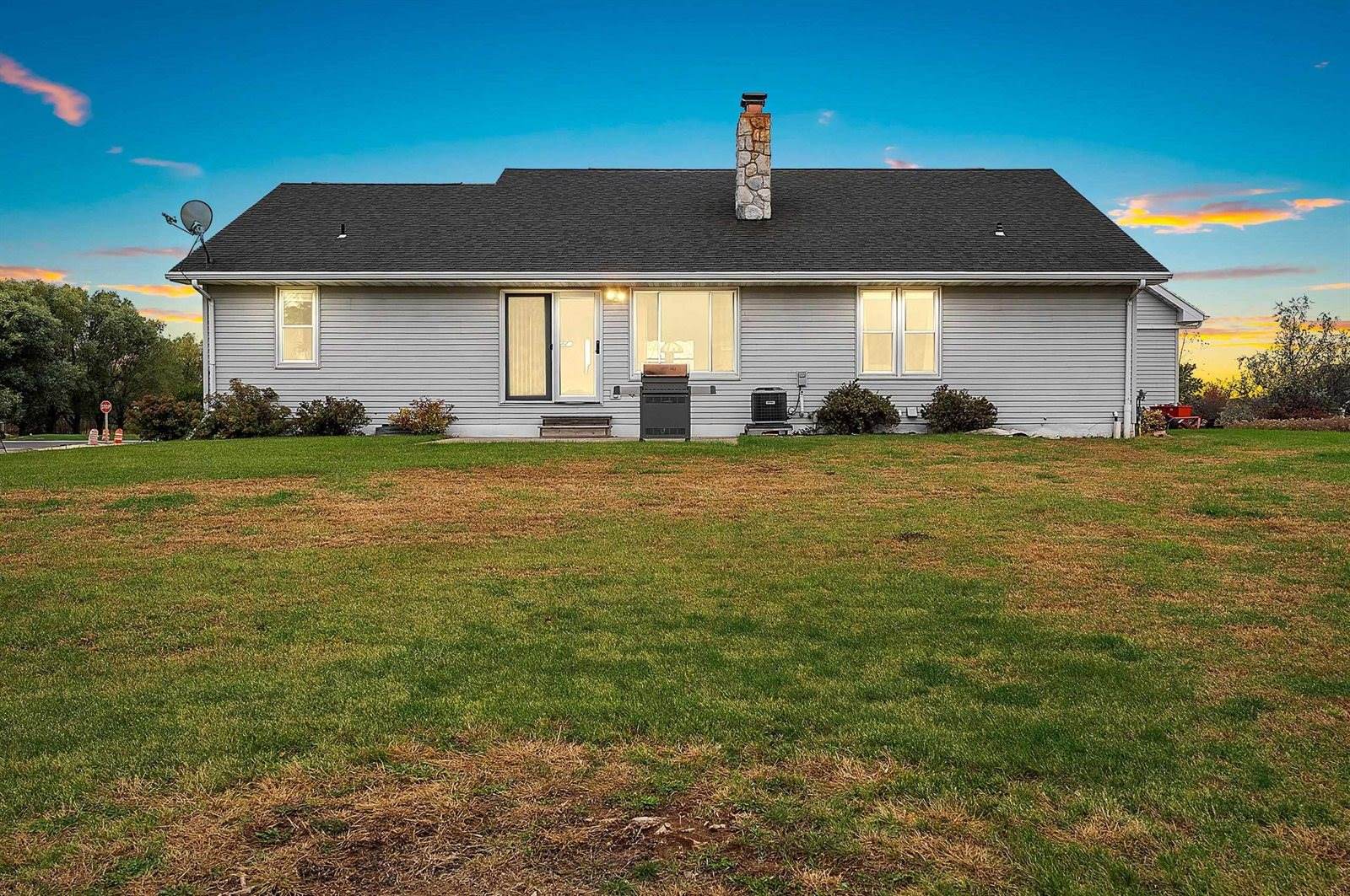 1260 South Pine Tree Road, De Pere, WI 54115