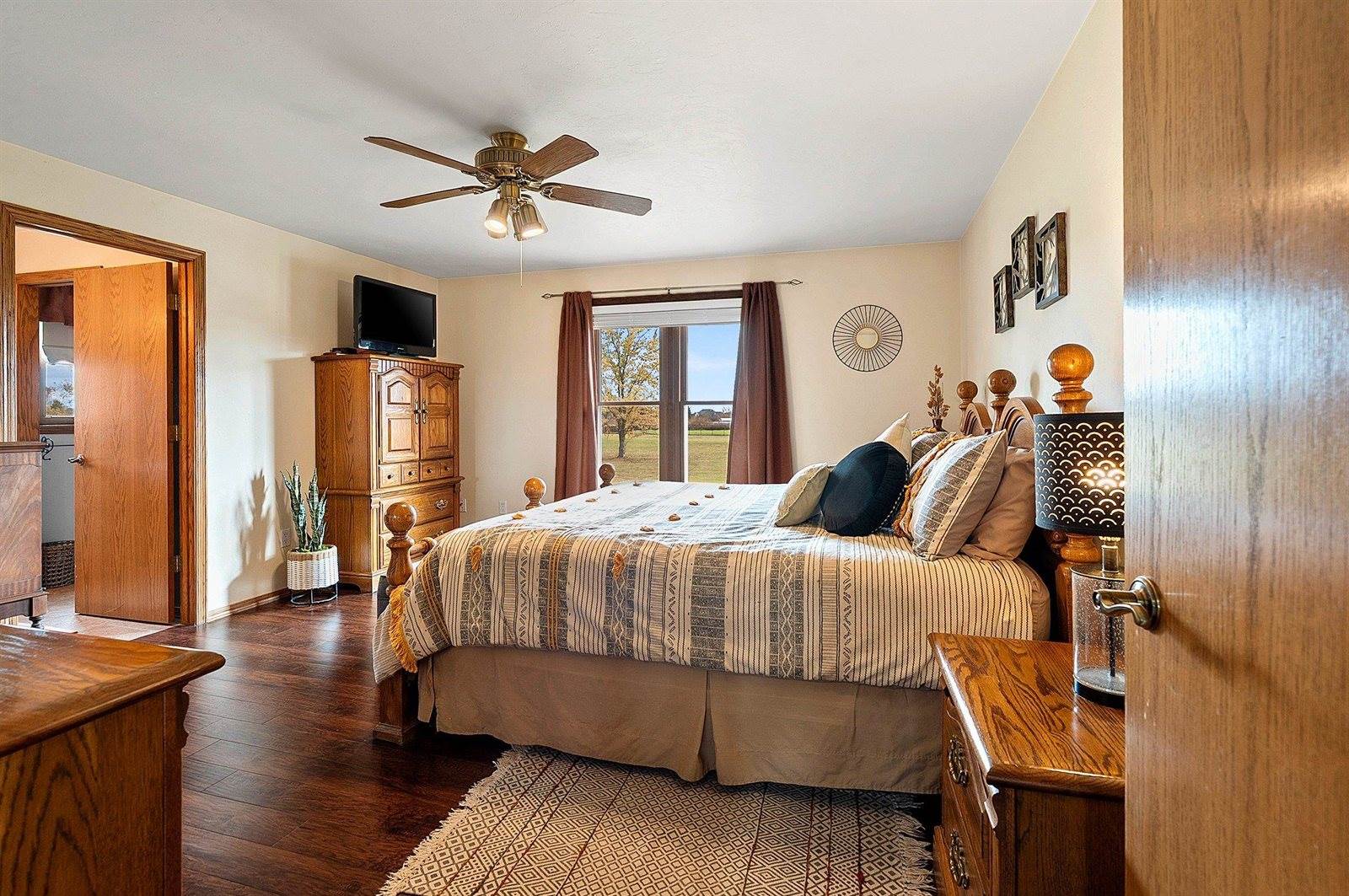 1260 South Pine Tree Road, De Pere, WI 54115