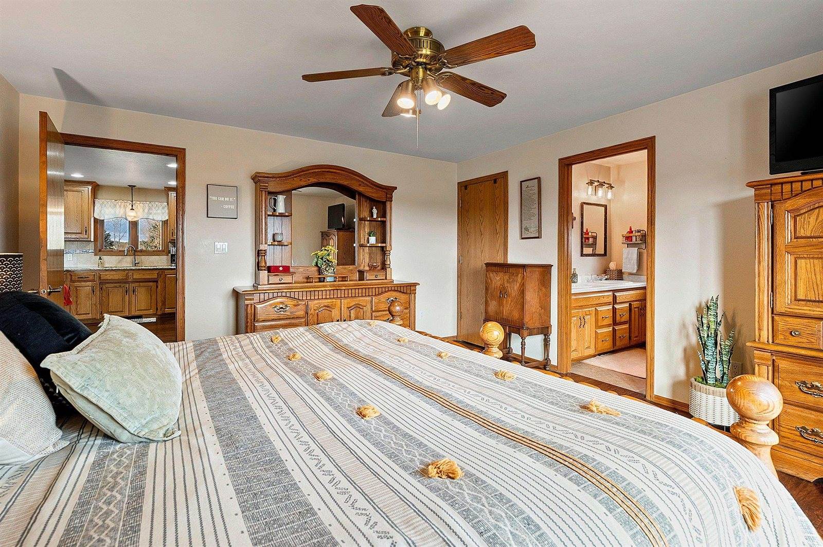 1260 South Pine Tree Road, De Pere, WI 54115