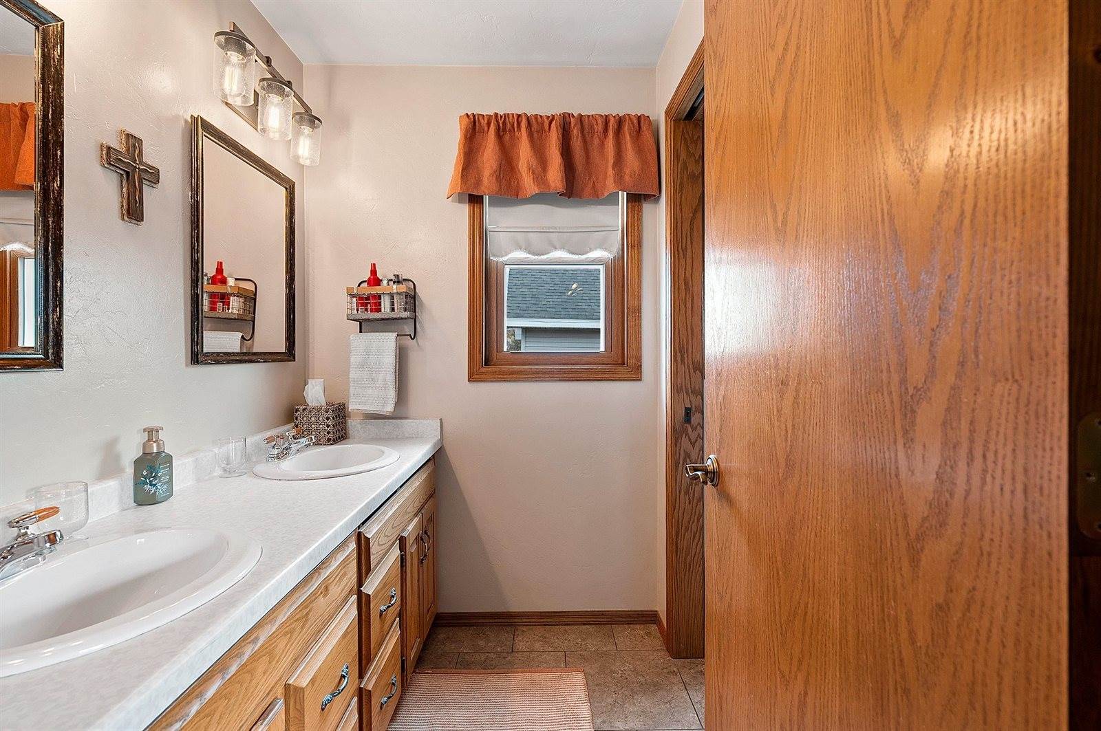 1260 South Pine Tree Road, De Pere, WI 54115